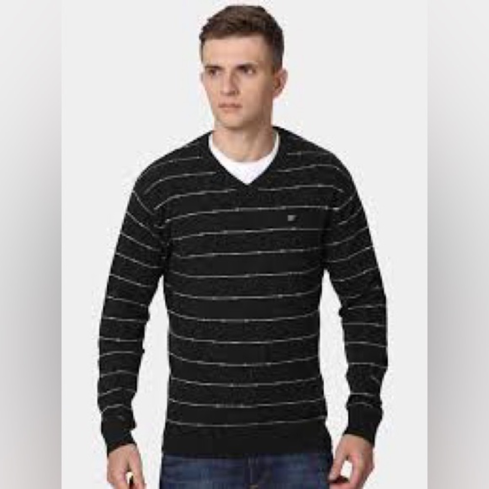 Ralph Lauren Black and White V-Neck Sweater 612